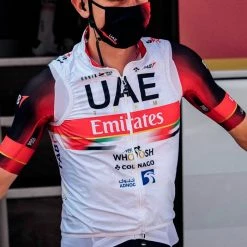 Gilet Gobik Plus 2.0 Homme UAE Team Emirates -Vélos Urbains Soldes Magasin chaleco plus hombre world tour u a e team emirates 2021 4 1800x1800 700x700 4