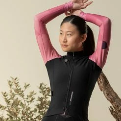 Maillot Manche Longue Gobik Cobble Blend Thar Rose Femme 2023 41 Maillot Manche Longue Gobik Cobble Blend Thar Rose Femme 2023 -Vélos Urbains Soldes Magasin maillot cobble blend mujer thar rose cold 2023 gobik 4 700x700 3