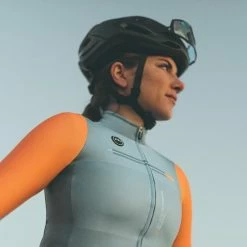 Maillot Manche Longue Gobik Cobble Nectarine Femme 44 Maillot Manche Longue Gobik Cobble Nectarine Femme -Vélos Urbains Soldes Magasin maillot cobble nectarine mujer sparrow cold season 22 gobik 5 700x 700x700 4