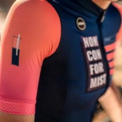 Maillot Manches Courtes Gobik Stark Lotus Claim Femme -Vélos Urbains Soldes Magasin maillot mujer stark lotus claim gobik warm series22 5 700x700 2