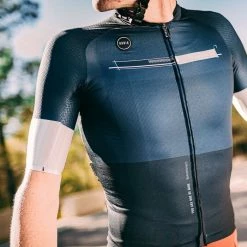 Maillot Manche Courte Gobik Infinity Midnight Unisex -Vélos Urbains Soldes Magasin maillot unisex infinity midnight gobik warm series22 5 700x700 7