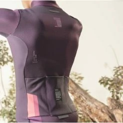 Veste Thermique Gobik Skimo Pro Prune Homme 2023 -Vélos Urbains Soldes Magasin skimoprune2 700x700 5